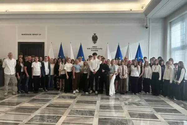 Uczniowie z Jarocina z wizytą w Sejmie i Łazienkach Królewskich