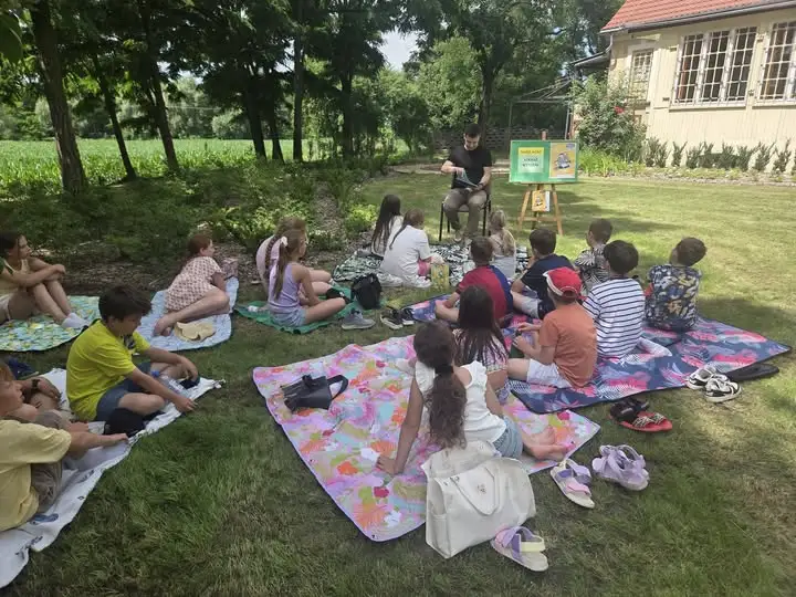 Dzień Ojca w Wilkowyi: czytanie z wiceburmistrzem i akcja „Tata też czyta”