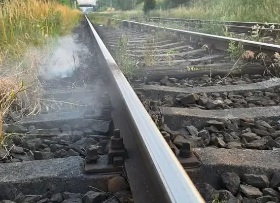 Pożar podkładów kolejowych w Żerkowie – dwie interwencje strażaków