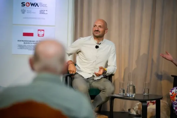 Wernisaż wystawy fotografii kolarskiej Szymona Gruchalskiego w pałacu Radolińskich