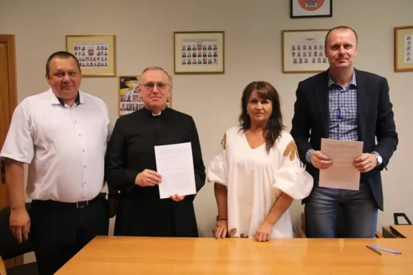 Powiat Jarociński przeznacza 50 tys. zł na remont elewacji kościoła w Cielczy