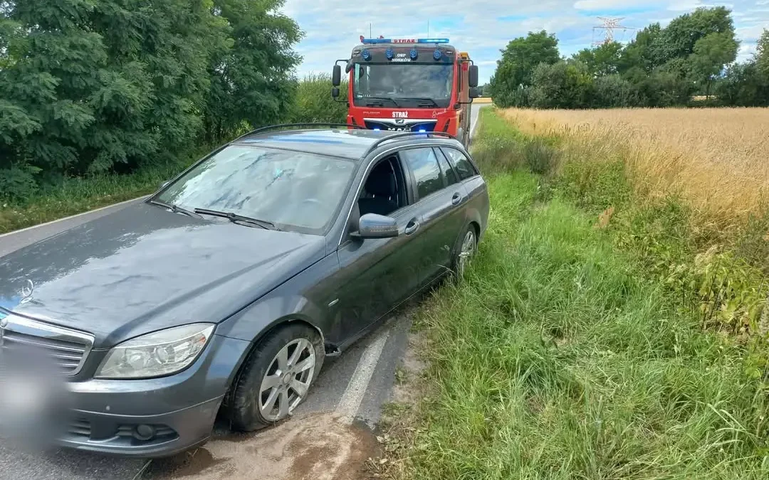 Kolizja drogowa w Parzęczewie – interweniowały służby