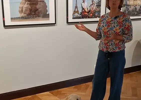 Oprowadzanie kuratorskie po wystawie „Moment” w pałacu Radolińskich