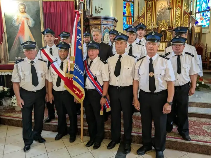 Strażacy z OSP Jarocin w peregrynacji Obrazu Jezusa Miłosiernego