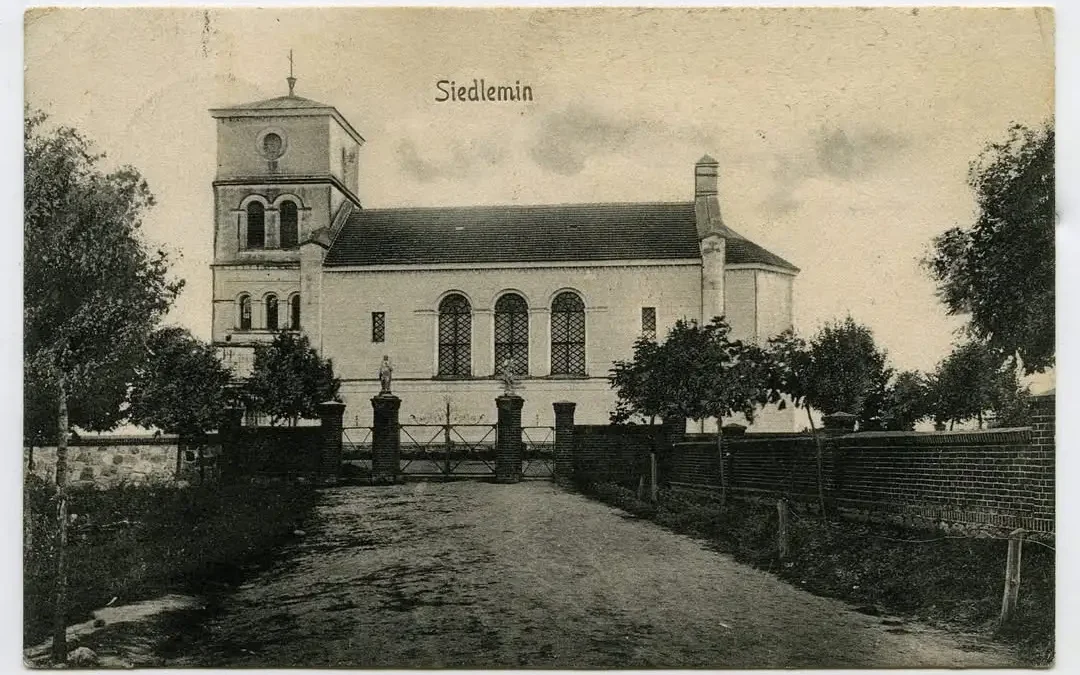 Historia kościoła w Siedleminie: od średniowiecza po odkrycia archeologiczne
