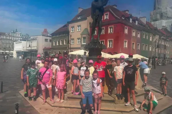 Półkoloniści z Żerkowa zwiedzali Poznań: czekolada i trampoliny