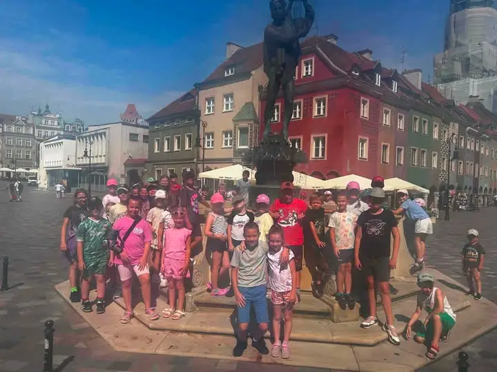 Półkoloniści z Żerkowa zwiedzali Poznań: czekolada i trampoliny