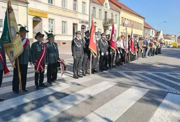 Żerków: Uroczyste obchody Święta Wojska Polskiego z udziałem OSP Dobieszczyzna