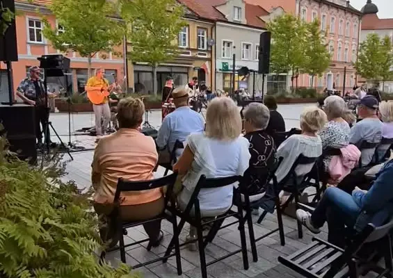 Muzyka Końca Lata na jarocińskim Rynku – ostatnie Letnie Brzmienia w tym sezonie