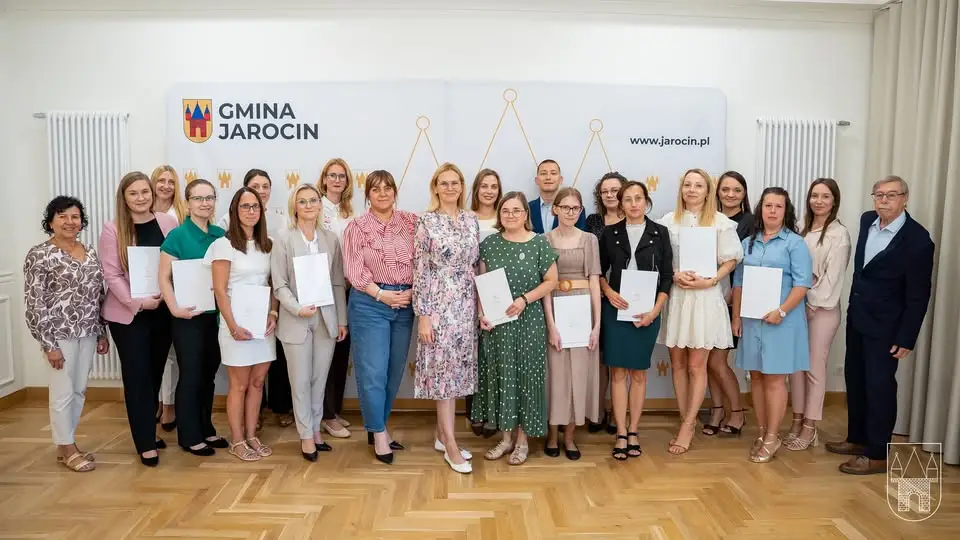 18 nauczycieli z gminy Jarocin otrzymało akty awansu zawodowego