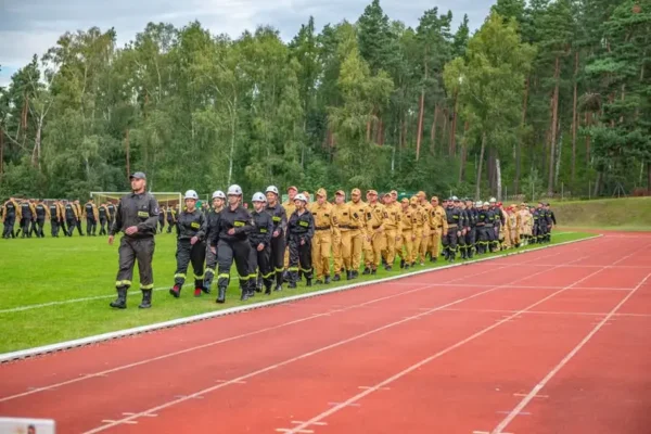 Gminne zawody sportowo-pożarnicze w Żerkowie: 16 drużyn rywalizowało w dwóch konkurencjach