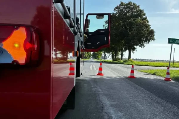 Kolizja aut na drodze Chrzan-Klęka. Działania służb ratunkowych