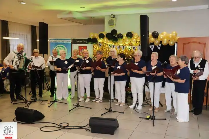 Chór „Babie Lato” z Żerkowa na V Festiwalu Piosenki Senioralnej w Kobylinie