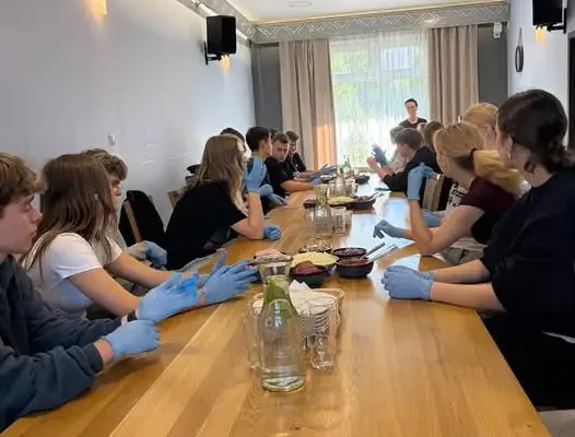Dzień Chłopaka w klasie 4 LOc – warsztaty pizzy w Restauracji Majowa