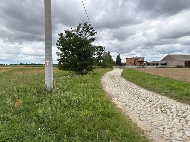 Gmina Żerków odnowiła oznakowanie szlaków turystycznych – 62 km tras gotowych do wędrówek