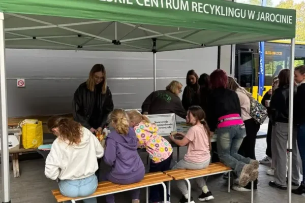 Ekologiczny festyn w Jarocinie: podsumowanie konkursu i warsztaty recyklingowe