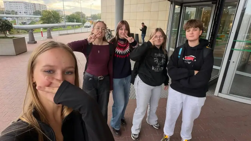 Klasa 3TI/C zintegrowała się w Poznaniu podczas gry w Laser Tag