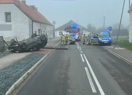Dachowanie w Przybysławiu. Sześć zastępów w akcji ratunkowej
